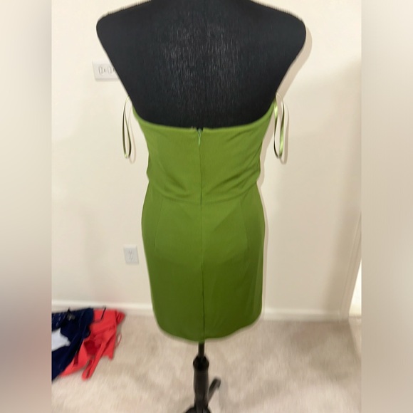 Dress - Picture 2 of 4